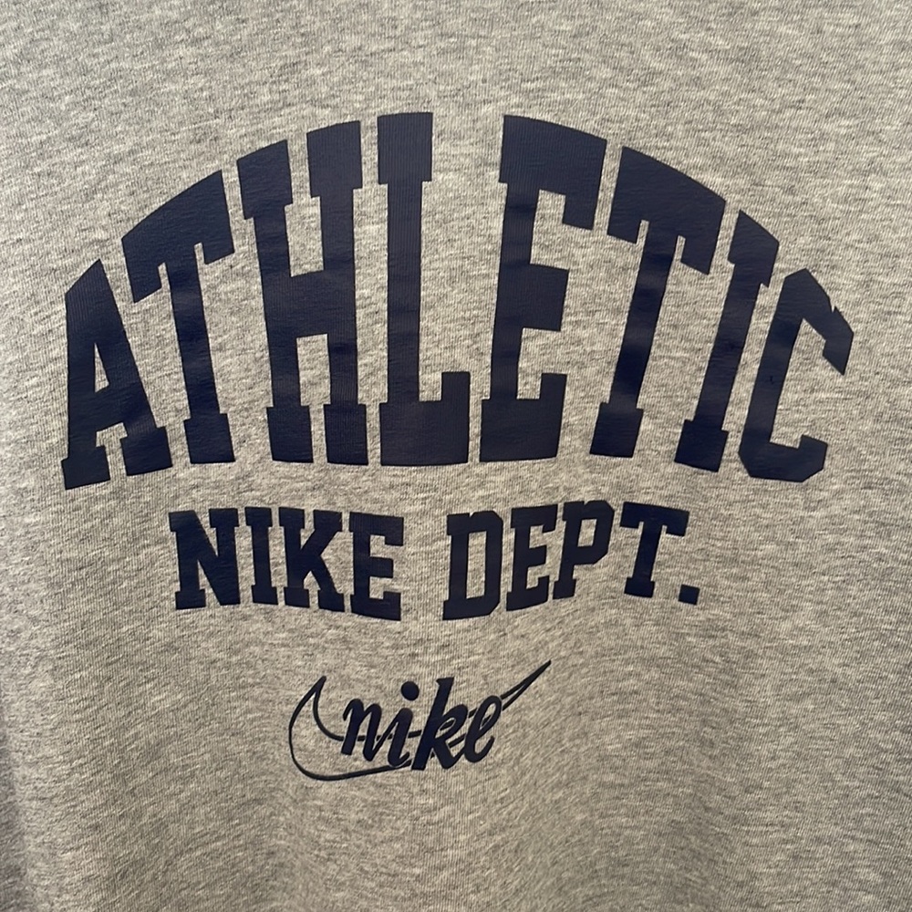 Nike Tee - Picture 2 of 4
